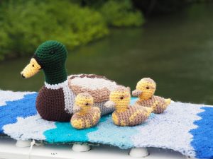 A family of crocheted ducks
