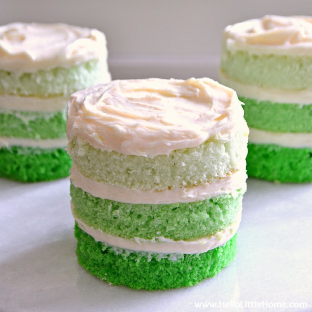 https://hellolittlehome.com/st-patricks-day-mini-ombre-cakes/